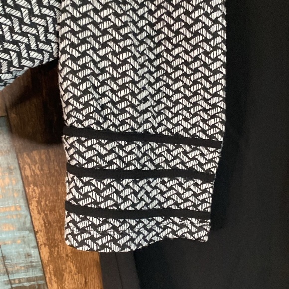 Perceptions small two piece dress jacket set - Picture 8 of 16